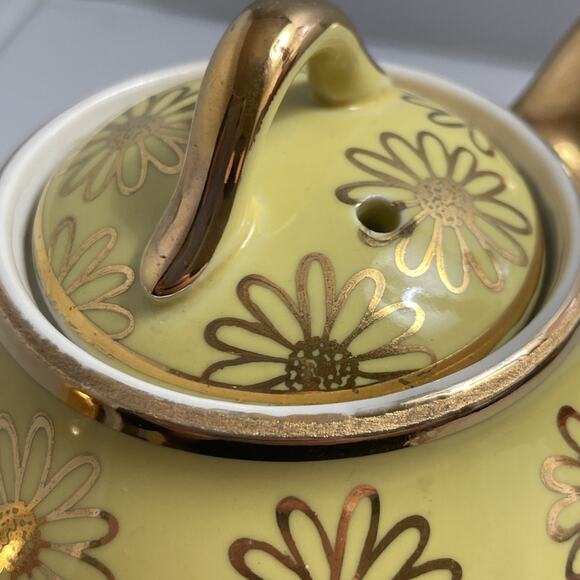 Hall China Yellow and Gold Teapot with Floral‎ Design 4 Cup Made in USA - Picture 11 of 12